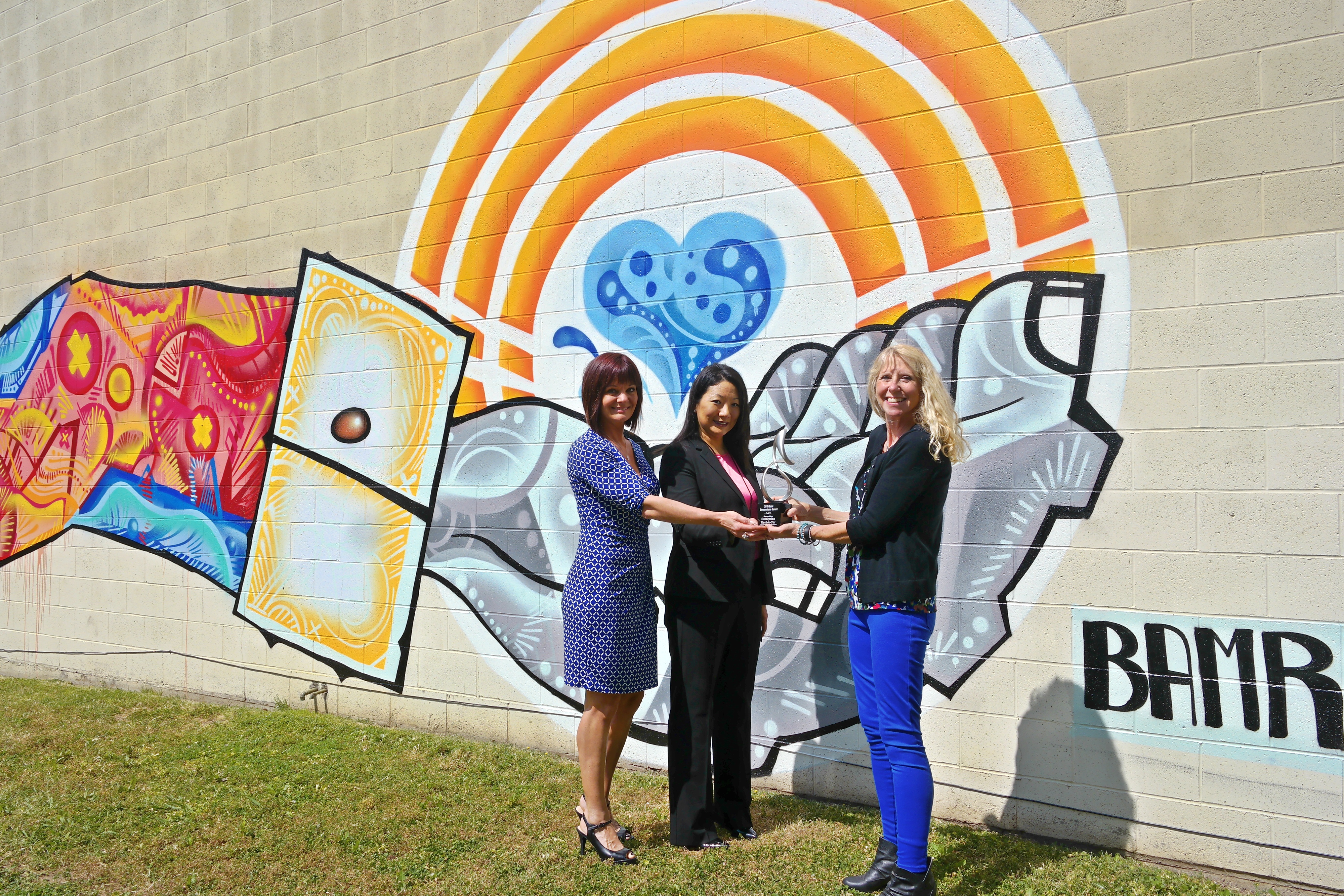 United Way Unveils Public Mural During Week of Thanks