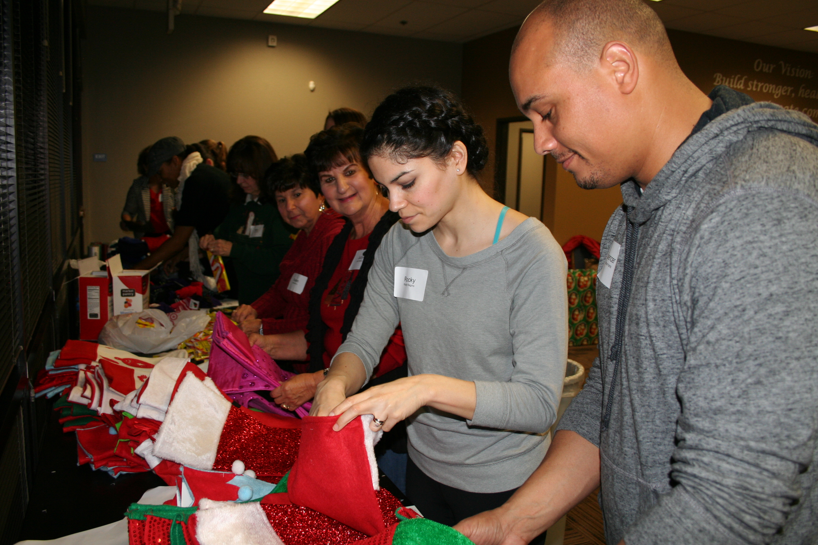 Holiday volunteer opportunities abound on United Way website