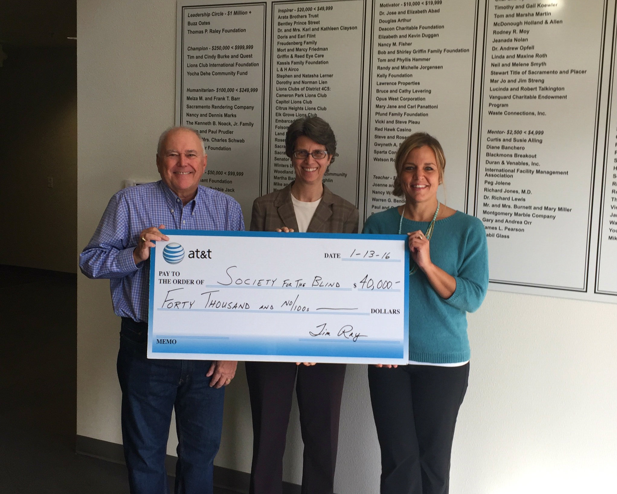 Society for the Blind Receives $40K from AT&T