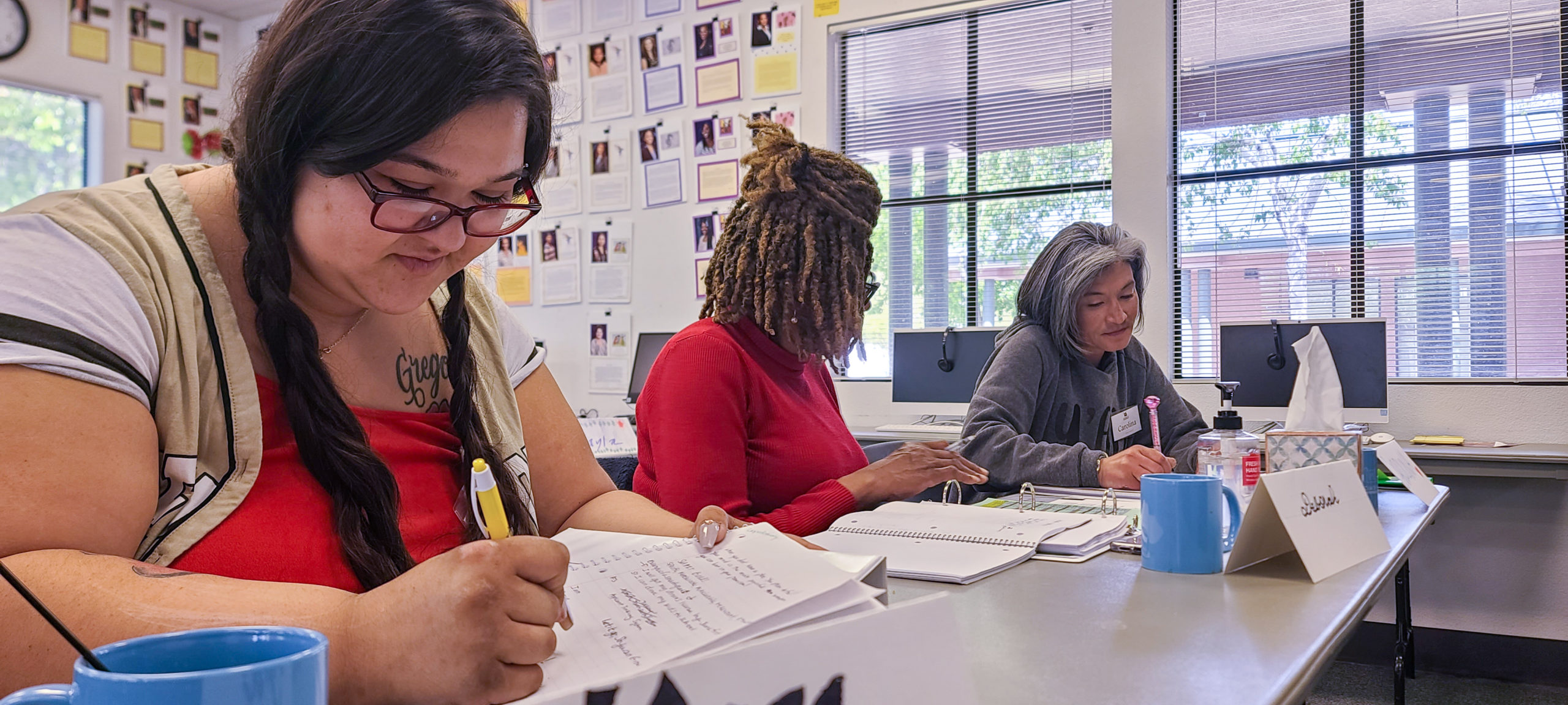 Big Day of Giving Event: Write Encouraging Words at Women’s Empowerment
